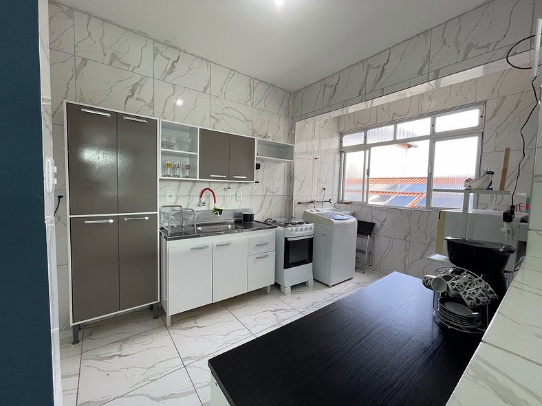 Apartamento com A/C e Garagem a 300m da Praia