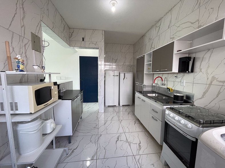 Apartamento com A/C e Garagem a 300m da Praia