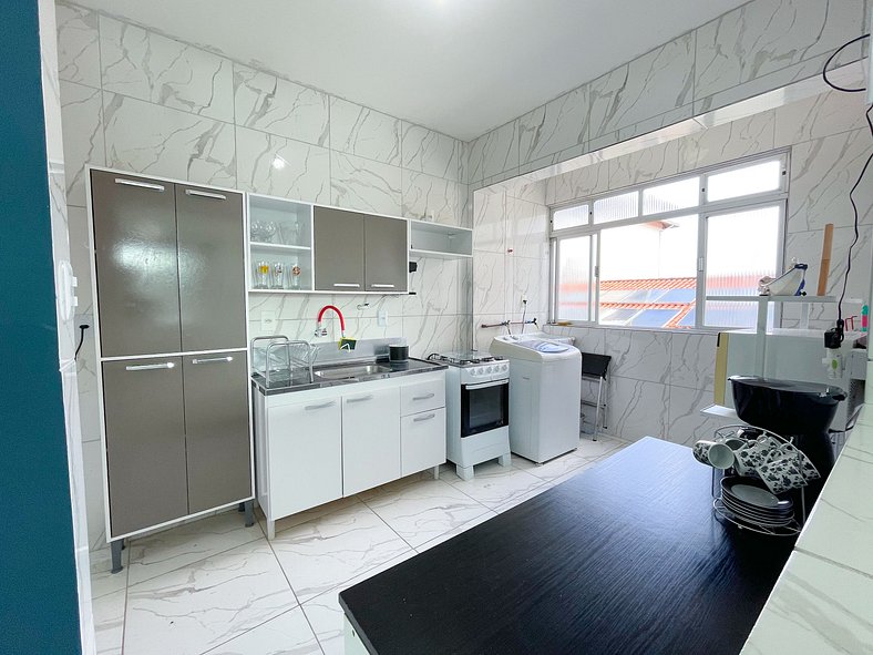 Apartamento com A/C e Garagem a 300m da Praia