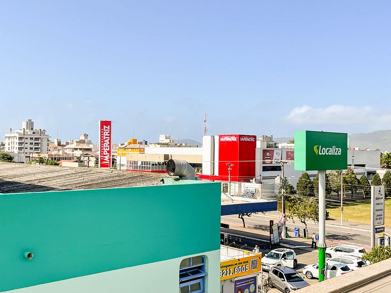 Apê amplo com A/C e Elevador perto da Praia #CVA23